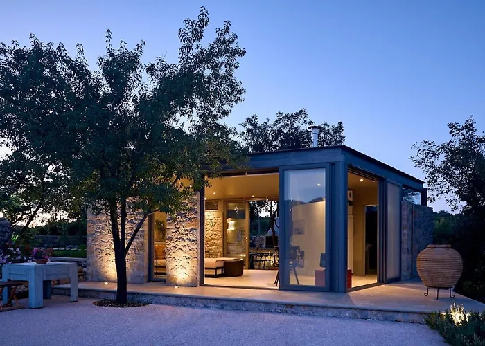 The Elegant Mill Platistoma